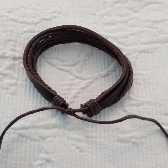 Vintage Multilayer Adjustable Brown Leather and Stretch Wood Bead Bracelet Set - Picture 4 of 6